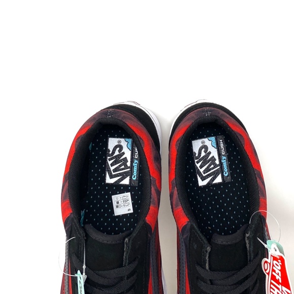 VANS Old Skool ComfyCush Low Black Red Men Suede Canvas Size Sneaker VN0A5DYCY09 - Picture 6 of 10
